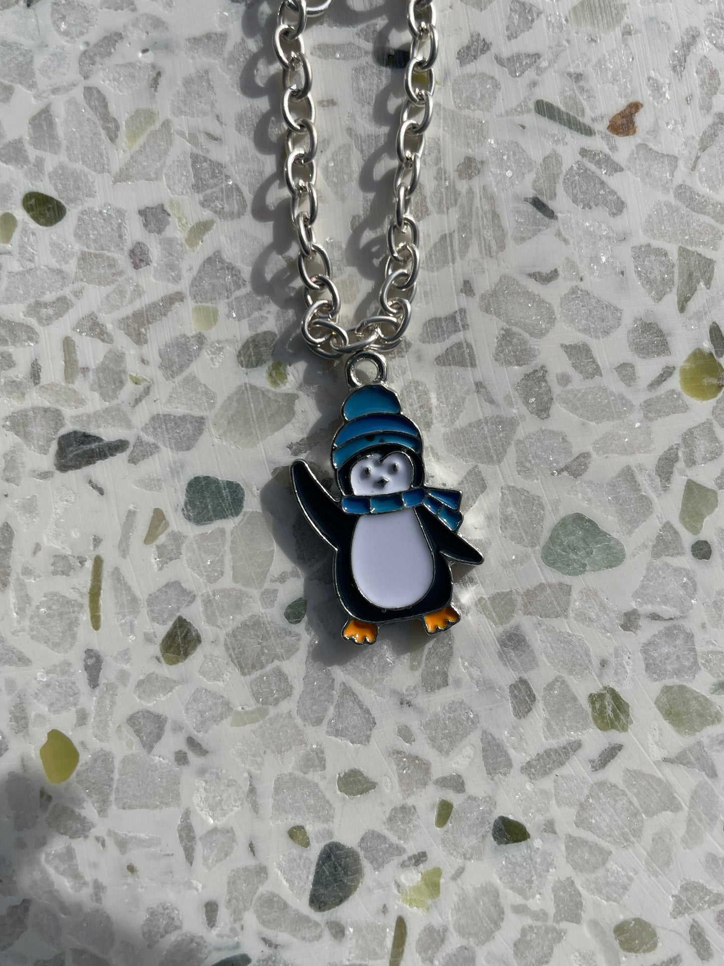 Waving penguin (silver)